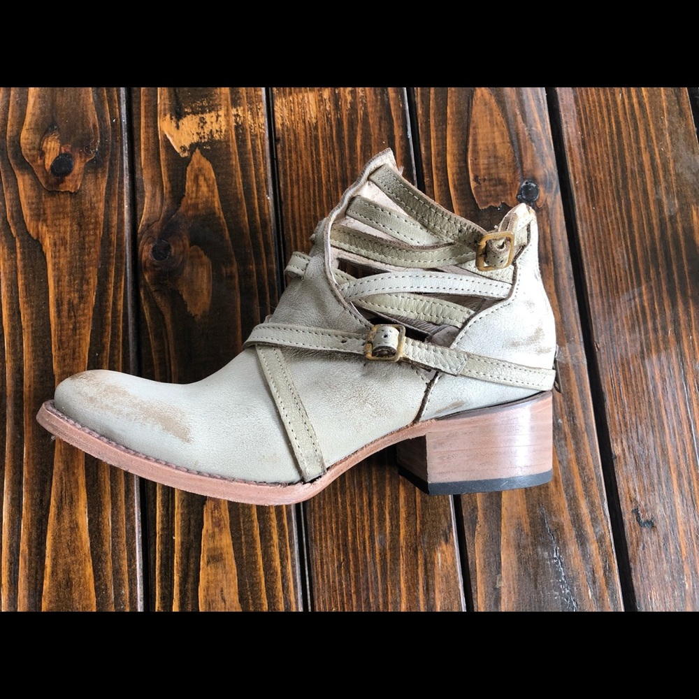 Freebird cream bootie